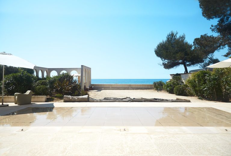 Una piscina de fondo móvil en La Croix Valmer