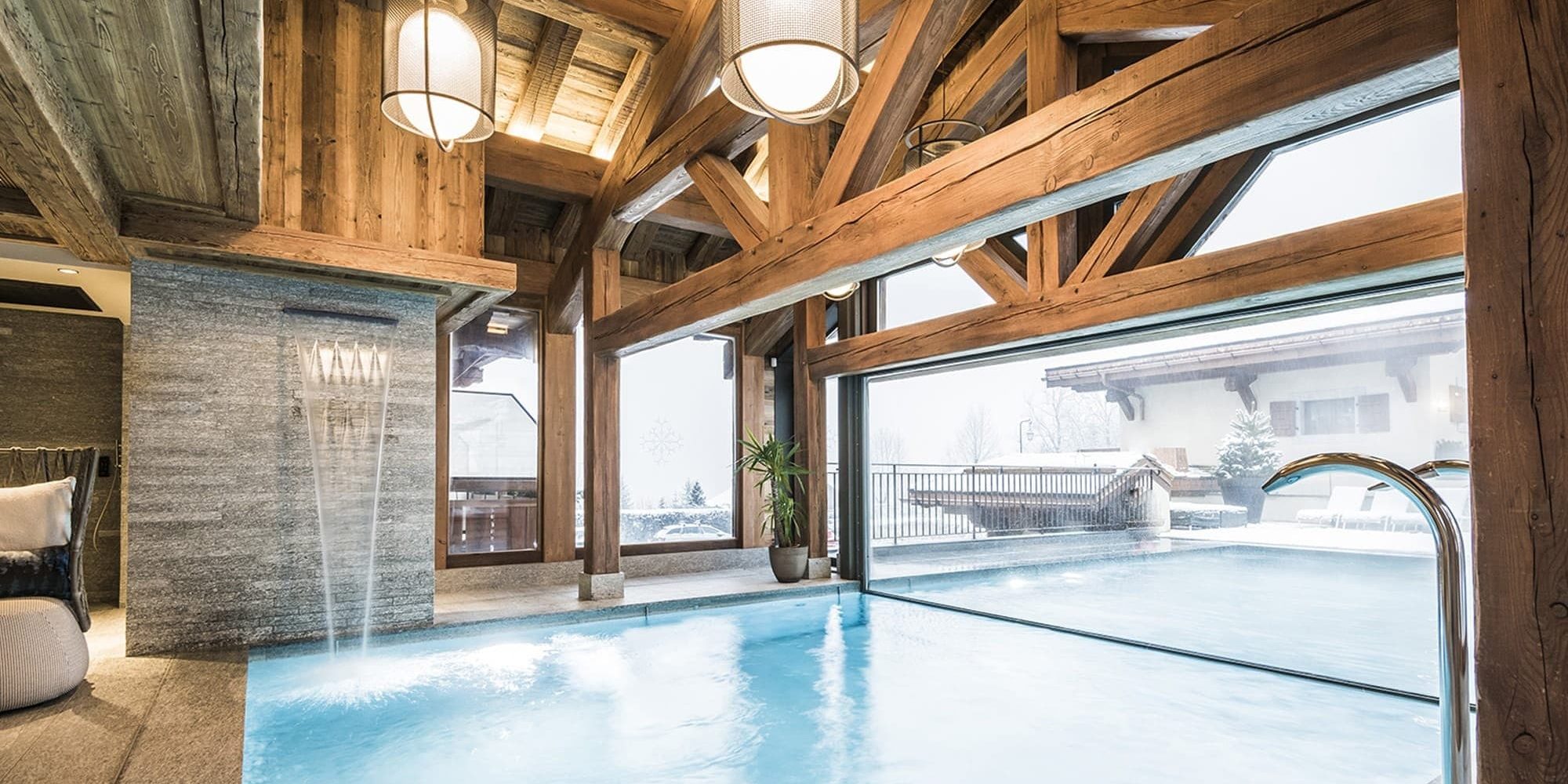 Une expérience aquatique hors du commun grâce à l'installation d'un fond mobile sur-mesure signé Aqualift