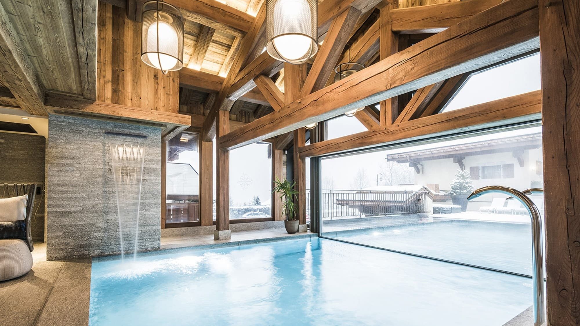 Une expérience aquatique hors du commun grâce à l'installation d'un fond mobile sur-mesure signé Aqualift