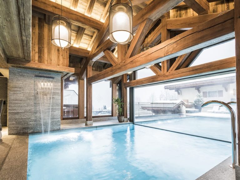 Une expérience aquatique hors du commun grâce à l'installation d'un fond mobile sur-mesure signé Aqualift